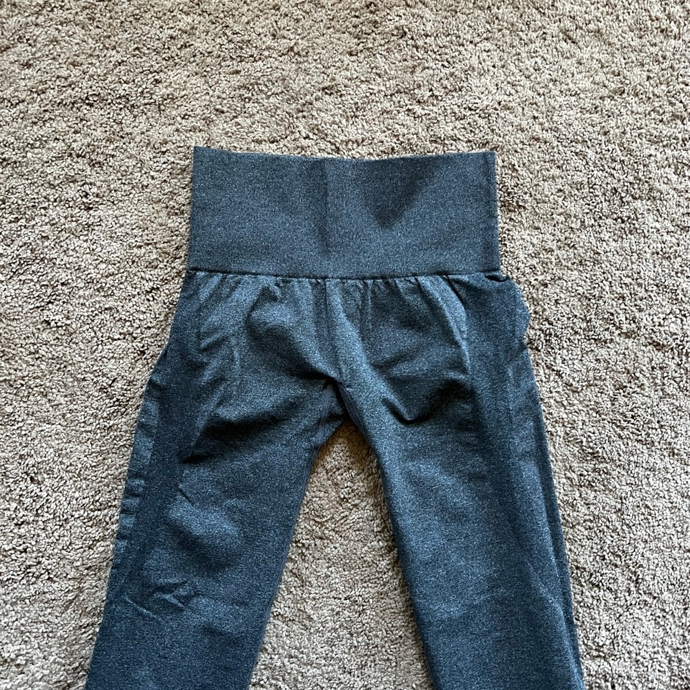 NVGTN Contour Seamless Leggings in Black Marl - Picture 3 of 4
